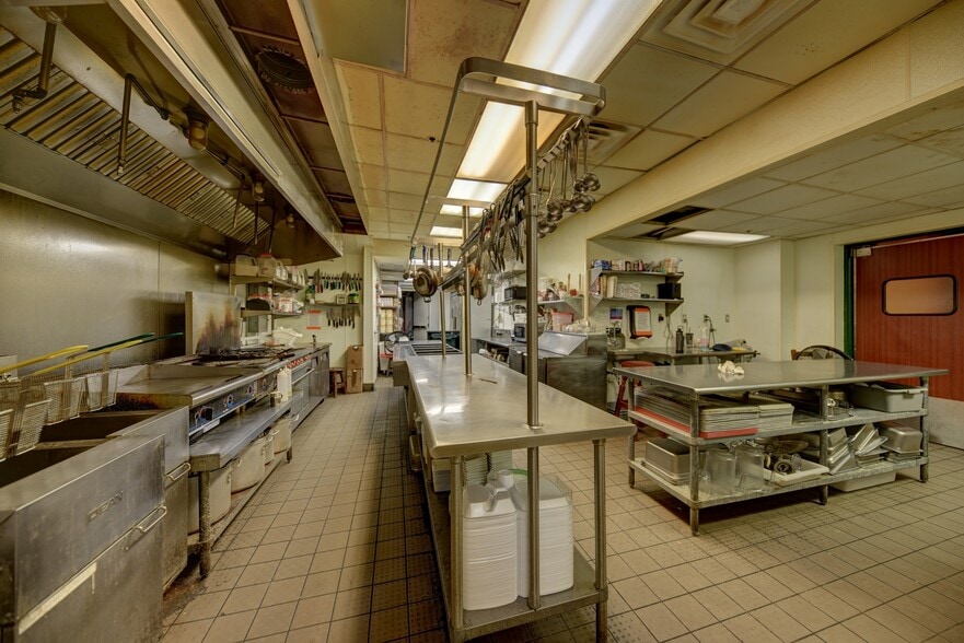 More Photos Of 107-109 N Main St, Bryan Restaurant For Sale