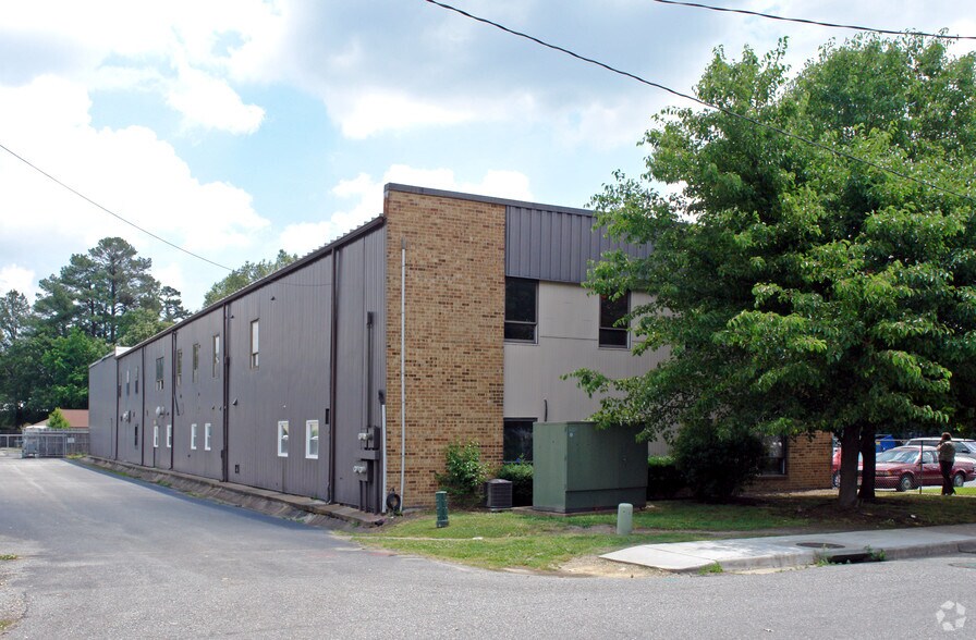 More Photos Of 813 Forrest Dr, Newport News Office For Lease