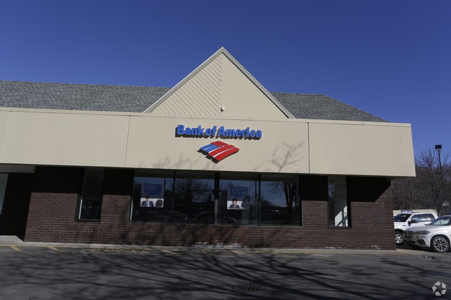 More Photos Of 3-21 Paradise Rd, Salem Unknown For Lease