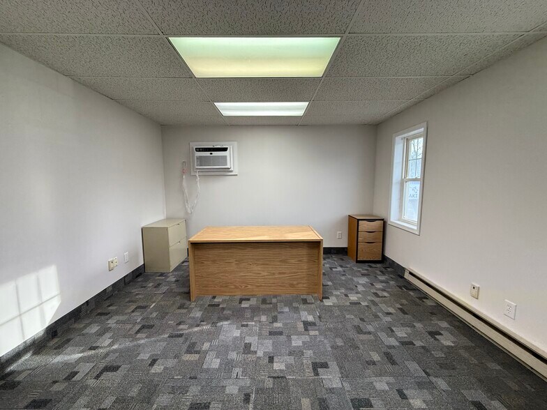 More Photos Of 625 Chandler St, Worcester Storefront Retail Office For Lease