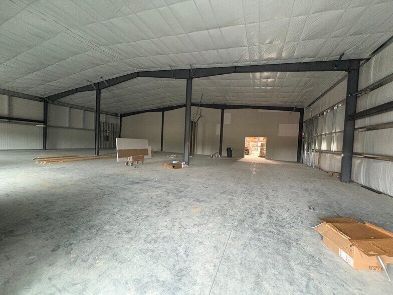 More Photos Of 8506 US Highway 50, Lebanon Storefront Retail Office For Lease