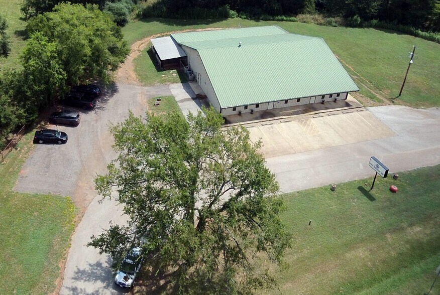 More Photos Of 37252 US Highway 69 N, Jacksonville Veterinarian Kennel For Sale