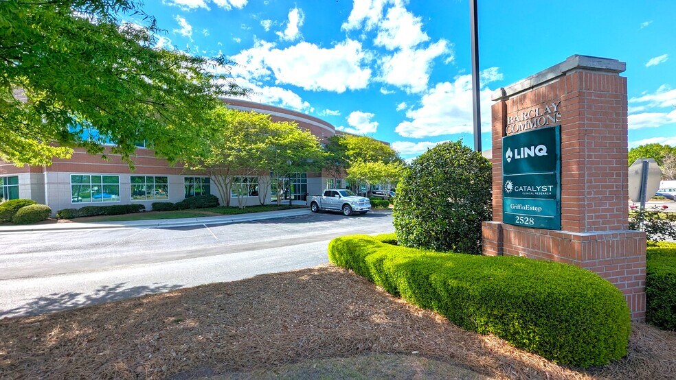 More Photos Of 2528 Independence Blvd, Wilmington Office For Lease