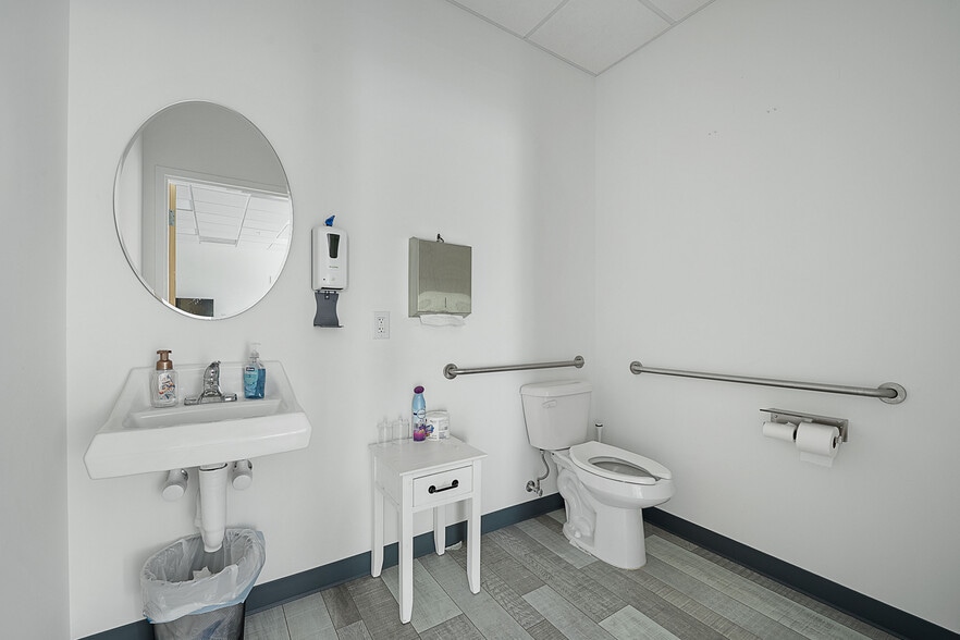 More Photos Of 180 Pinnacles Dr, Palm Coast Medical For Lease