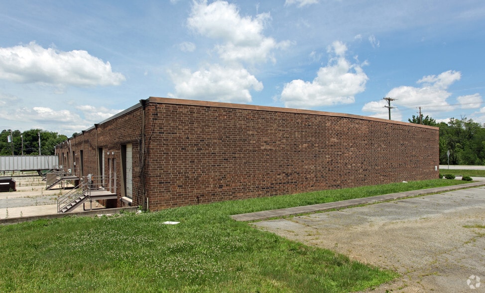 More Photos Of 3200 E Martin Luther King Junior Dr, High Point Light Distribution For Lease