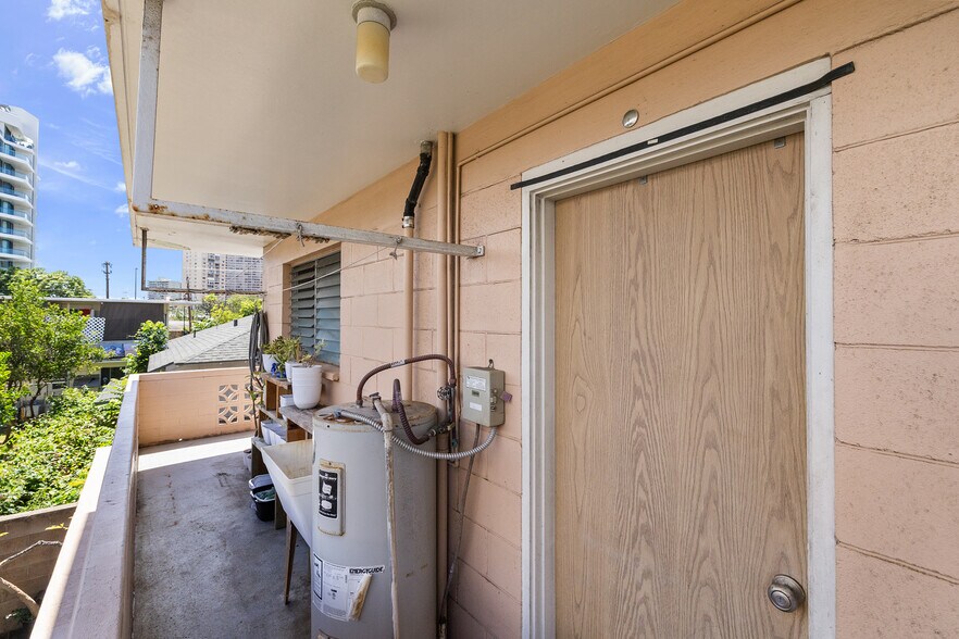 More Photos Of 2318 Lime St, Honolulu Apartments For Sale