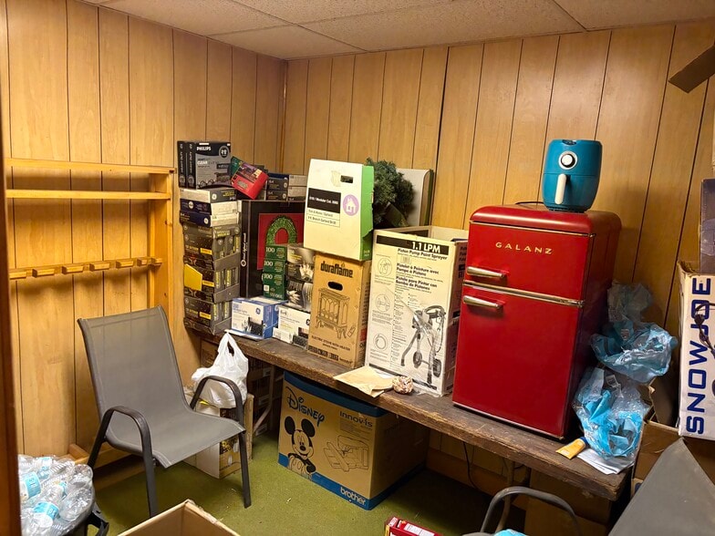 More Photos Of 101 Erie St, Amsterdam Warehouse For Sale