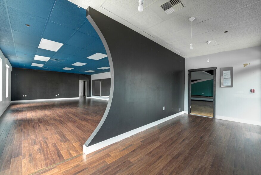 More Photos Of 9623 32nd St SE, Lake Stevens Storefront For Lease