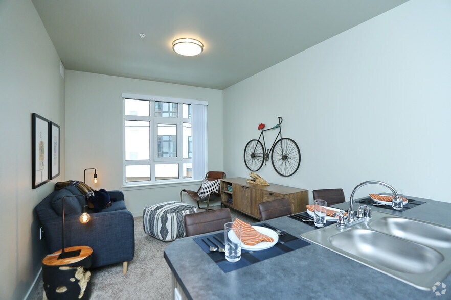 More Photos Of 913 S Jackson St, Seattle Apartments For Lease