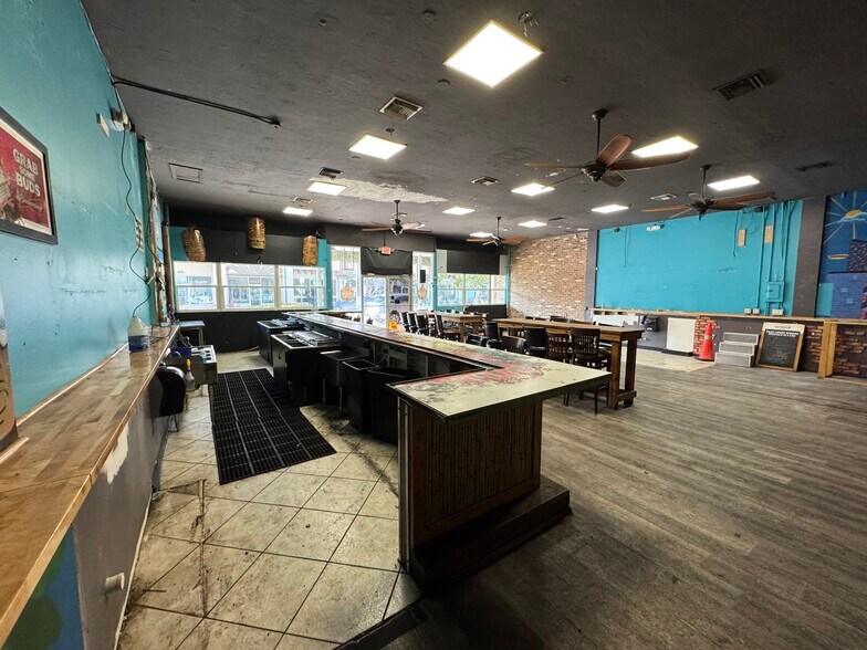 More Photos Of 2001-2017 Harrison St, Hollywood Restaurant For Lease