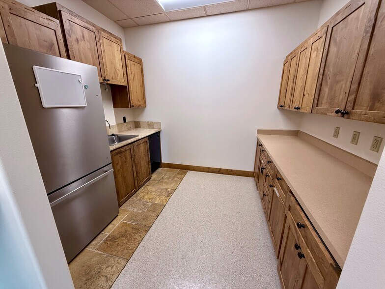 More Photos Of 550 NW Franklin Ave, Bend Office For Sale