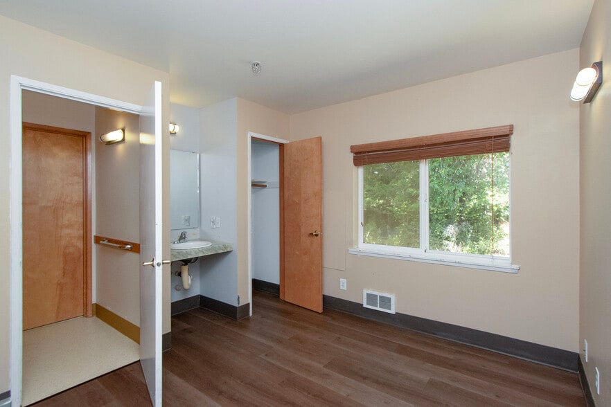 More Photos Of 202 Birdsong Ln, Port Angeles Healthcare For Sale