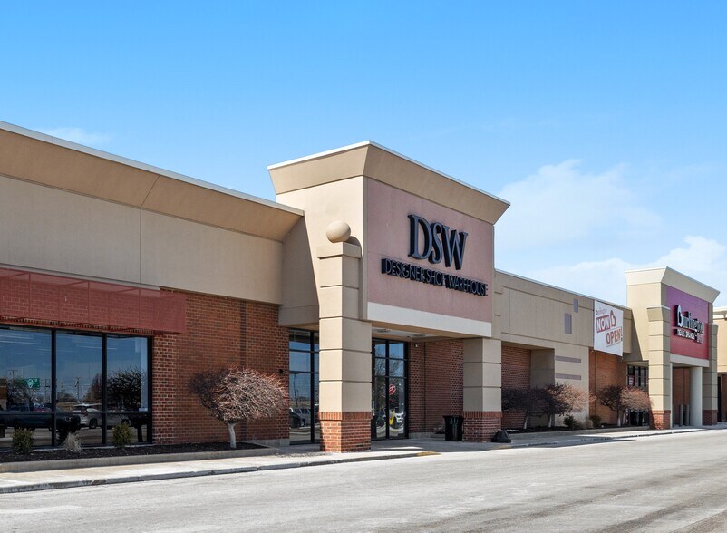 More Photos Of 6601-6621 N Illinois St, Fairview Heights Department Store For Sale