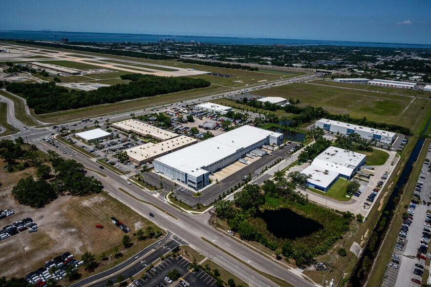 More Photos Of 5402-5424 Hangar Ct, Tampa Distribution For Lease