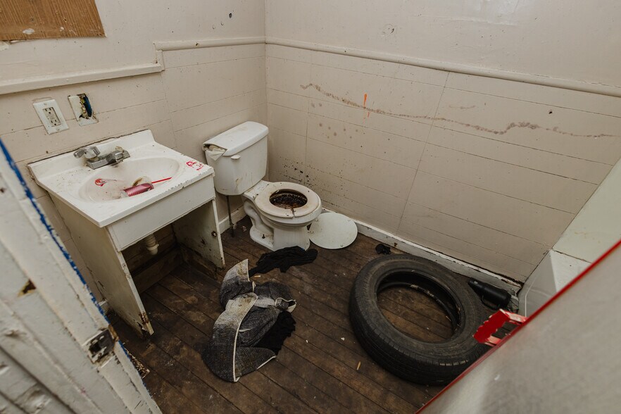 More Photos Of 123 E Madison Ave, Arkansas City Apartments For Sale