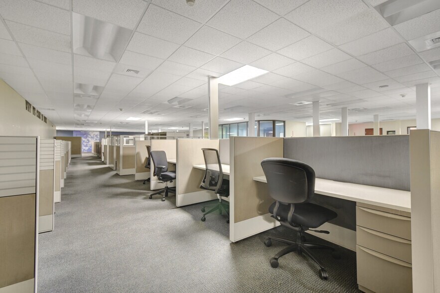 More Photos Of 9512 Sunbeam Center Dr, Jacksonville Office For Lease