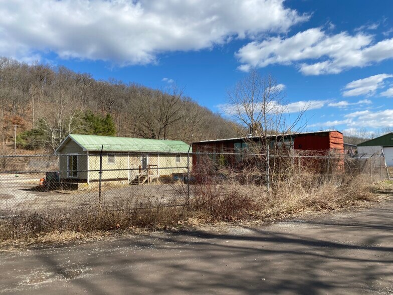 More Photos Of 12 Union St, Modena Warehouse For Lease