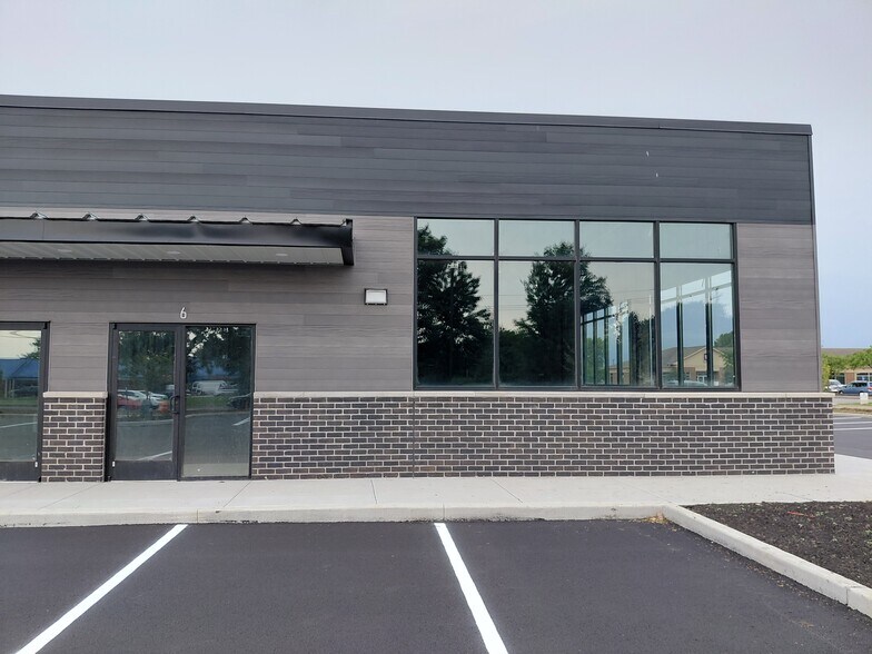More Photos Of 3749 Landmark Dr dr, Lafayette Restaurant For Lease
