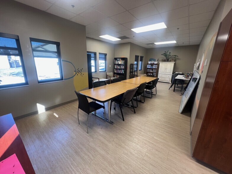 More Photos Of 121 Saint Andrews Ct, Mankato Medical For Lease