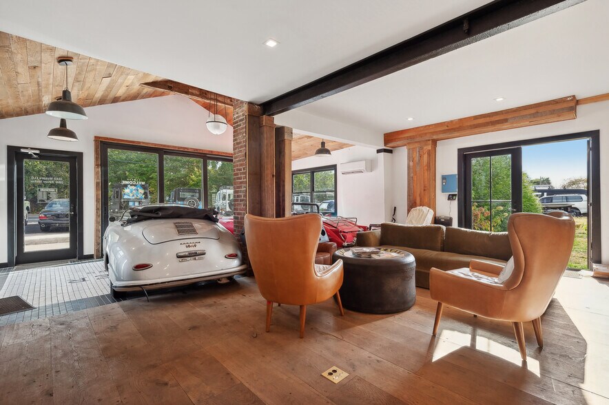 More Photos Of 1640 Montauk Hwy, Water Mill Auto Repair For Sale