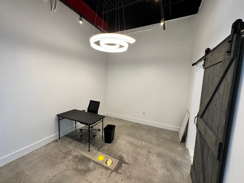 More Photos Of 215 Clairemont Ave, Decatur Storefront Retail Office For Lease