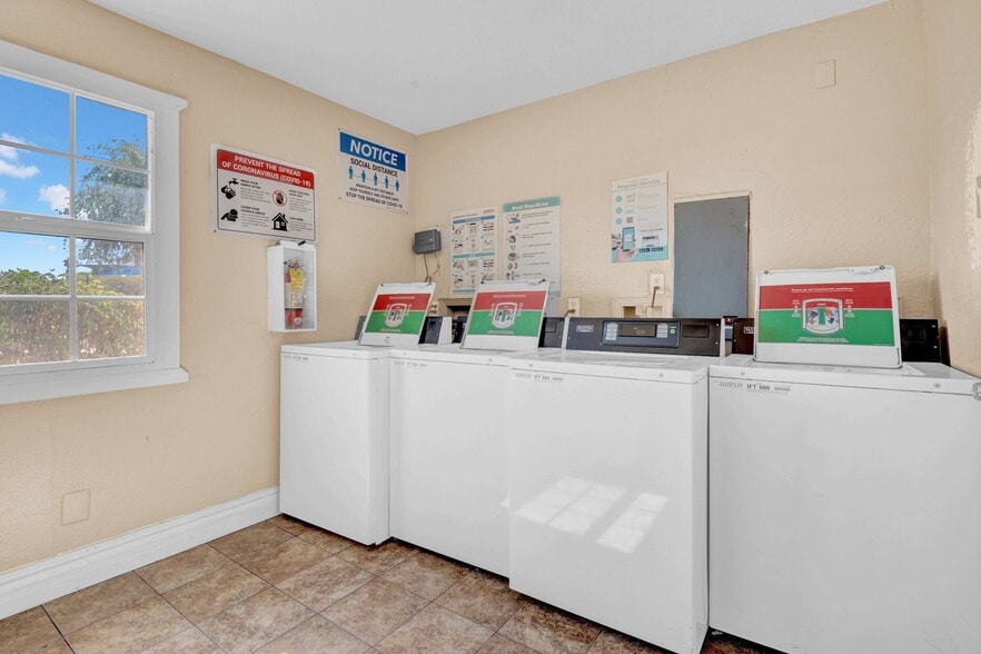 More Photos Of 2234 W Hazelwood St, Phoenix Apartments For Sale