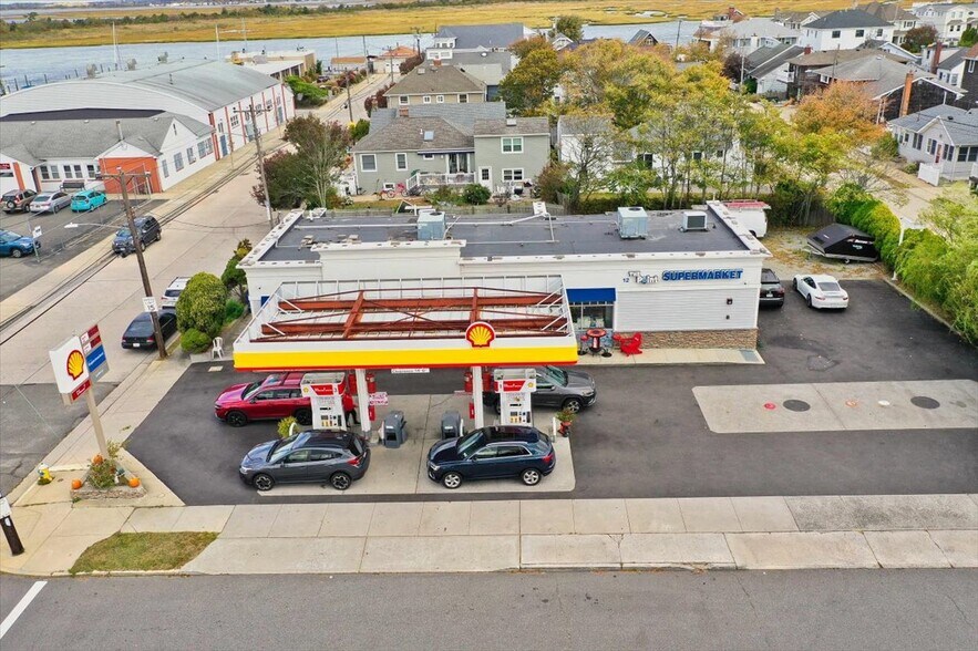 More Photos Of 12 Lido Blvd, Point Lookout Service Station For Sale