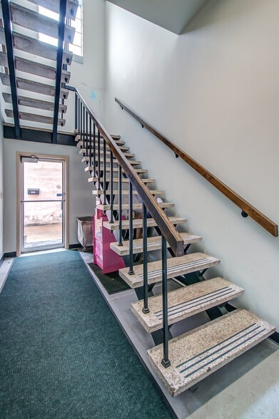 More Photos Of 111 W Commerce St, Lewisburg Bank For Sale