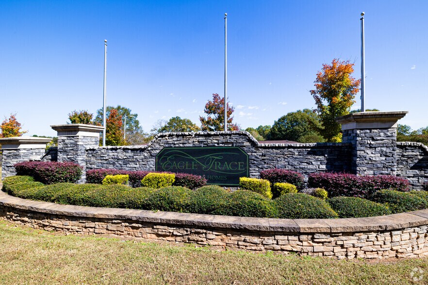 More Photos Of 1 Lakeside Rd, Greenville Apartments For Sale