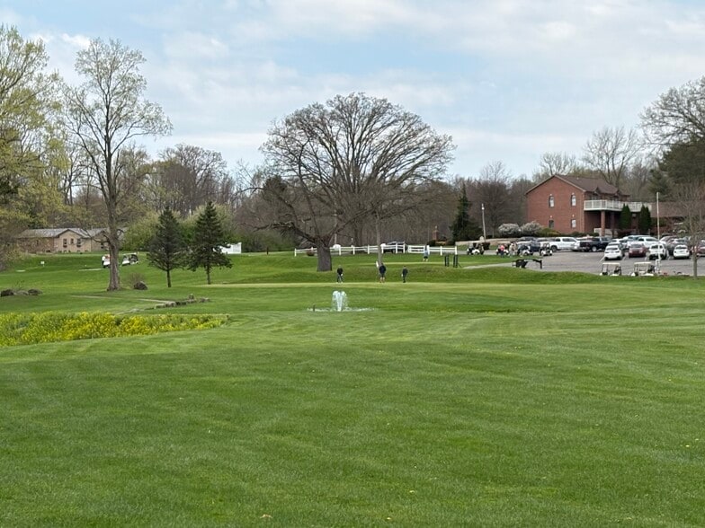 More Photos Of 318 Tanglewood Rd, Pulaski Golf Course Driving Range For Sale