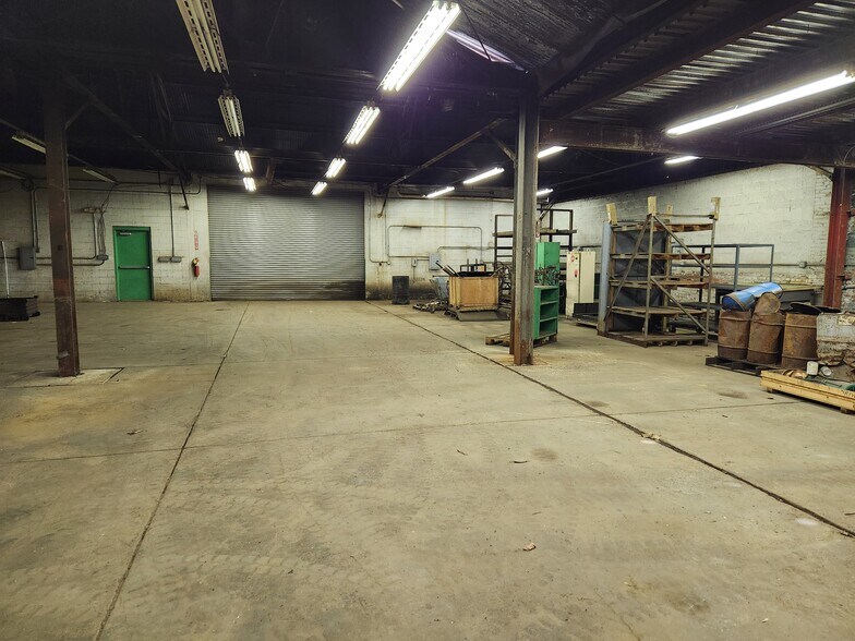 More Photos Of 10830 Glass St, North Huntingdon Warehouse For Lease