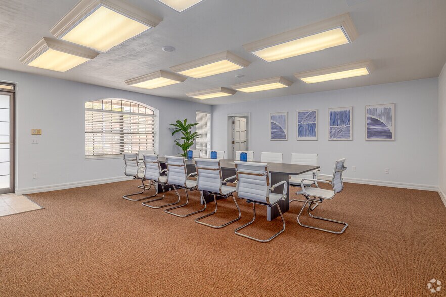 More Photos Of 305 SE 2nd Ave, Gainesville Office For Lease