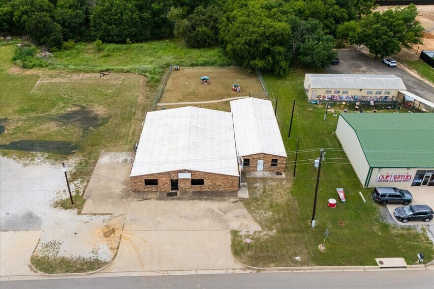 More Photos Of 11361 FM 730 N, Azle Flex For Sale