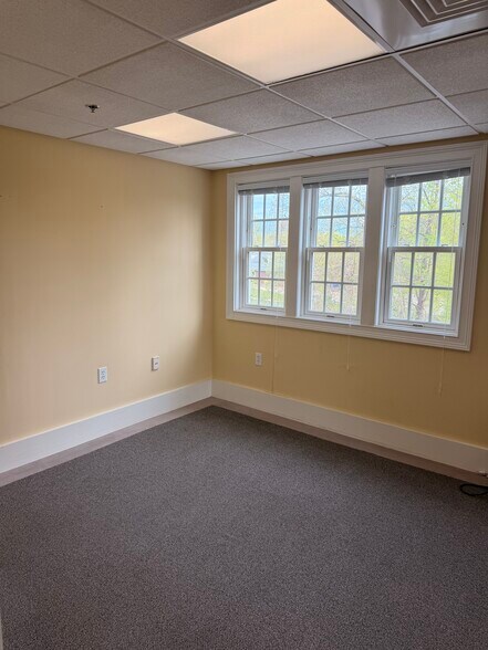 More Photos Of 10 New Driftway, Scituate Medical For Lease