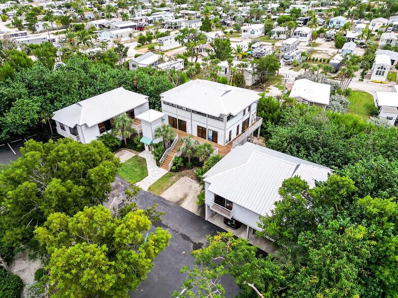 More Photos Of 1149 Periwinkle Way, Sanibel Office For Sale