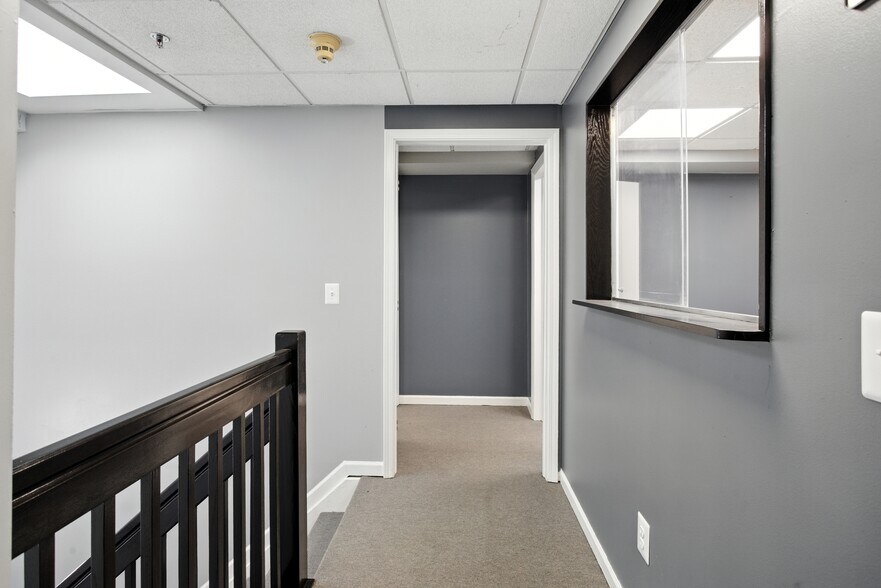 More Photos Of 4800 Joslyn Rd, Lake Orion Light Manufacturing For Sale