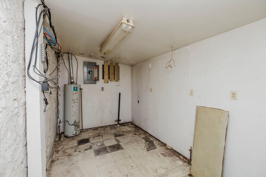 More Photos Of 1610 W 6th Ave, El Dorado General Retail For Sale