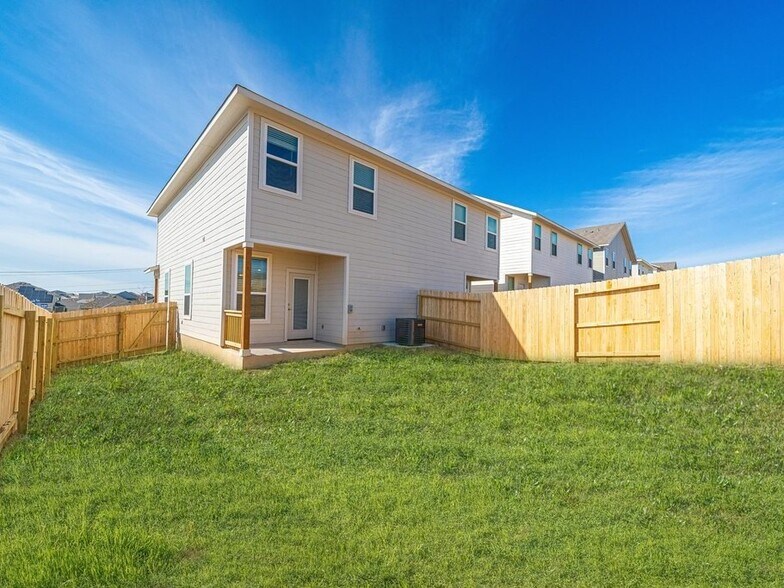 More Photos Of 6408 Segovia Ranch, San Antonio Apartments For Sale