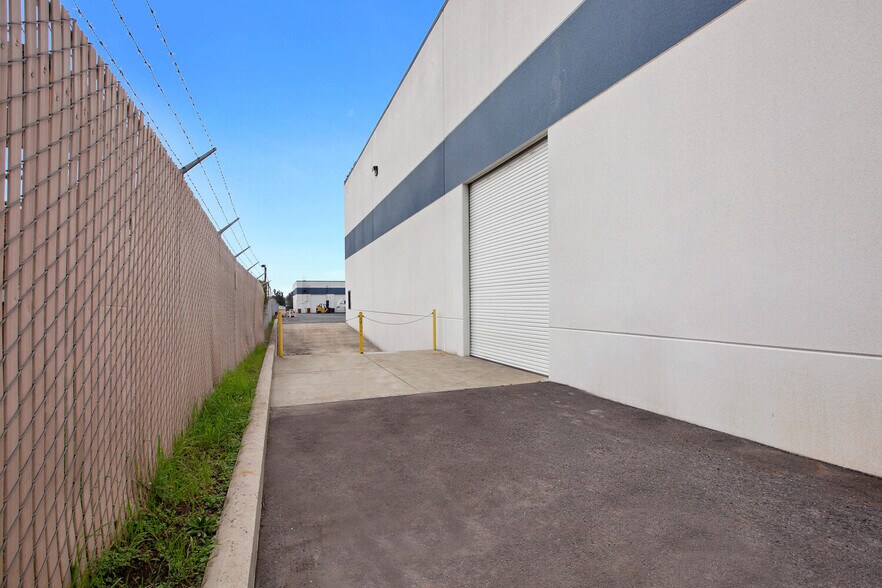 More Photos Of 164 Camino Oruga, Napa Warehouse For Lease