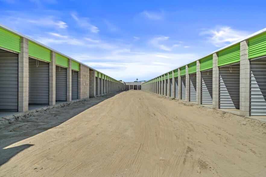 More Photos Of 81161 Indio Blvd, Indio Self Storage For Sale