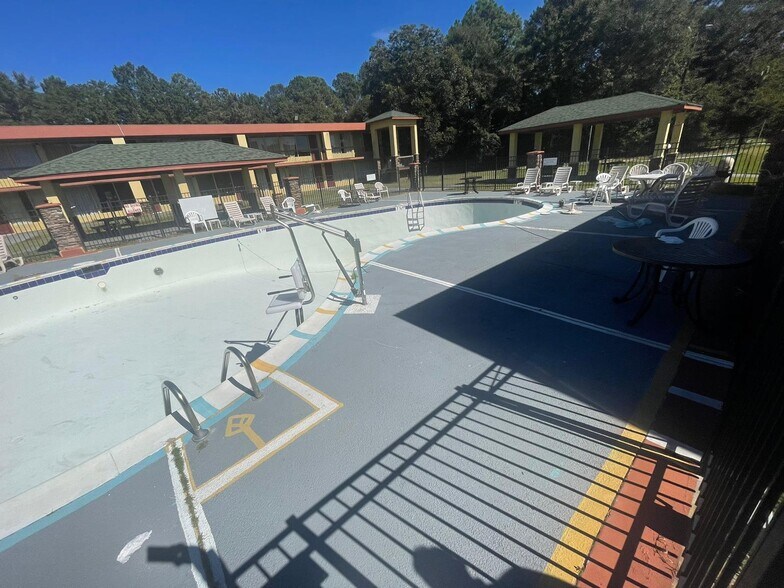 More Photos Of 1700 US-280, Phenix City Hotel For Sale