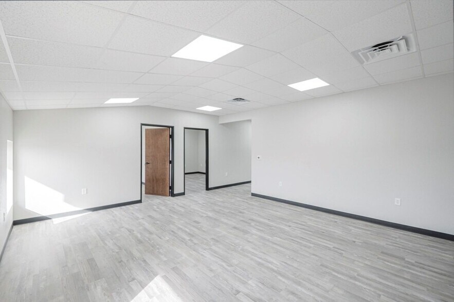 More Photos Of 5261 W Murphy St, Odessa Industrial For Lease