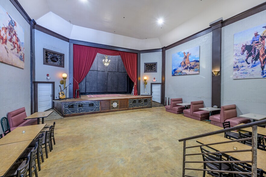 More Photos Of 523 Walnut St, Columbus Storefront Retail Office For Sale