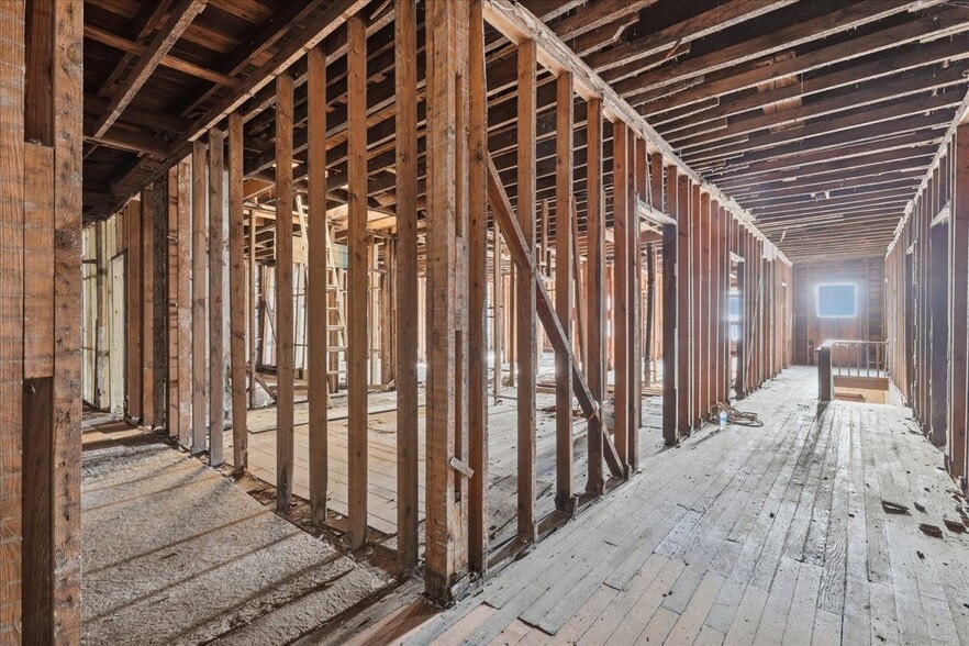 More Photos Of 315 Ogle Ave, Knoxville General Retail For Sale