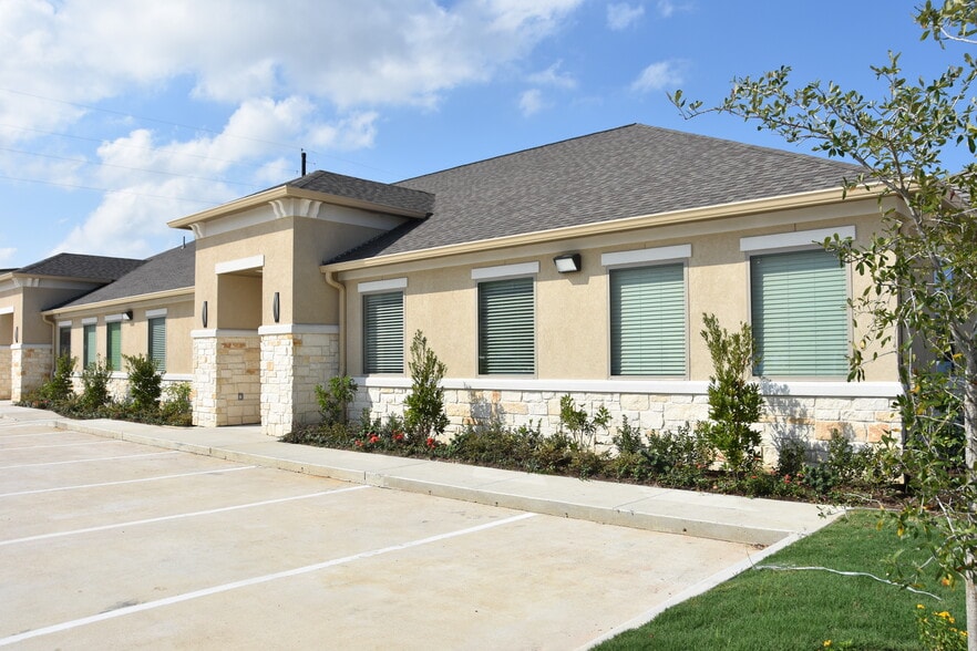 More Photos Of 11023 Northpointe Blvd, Tomball Medical For Sale
