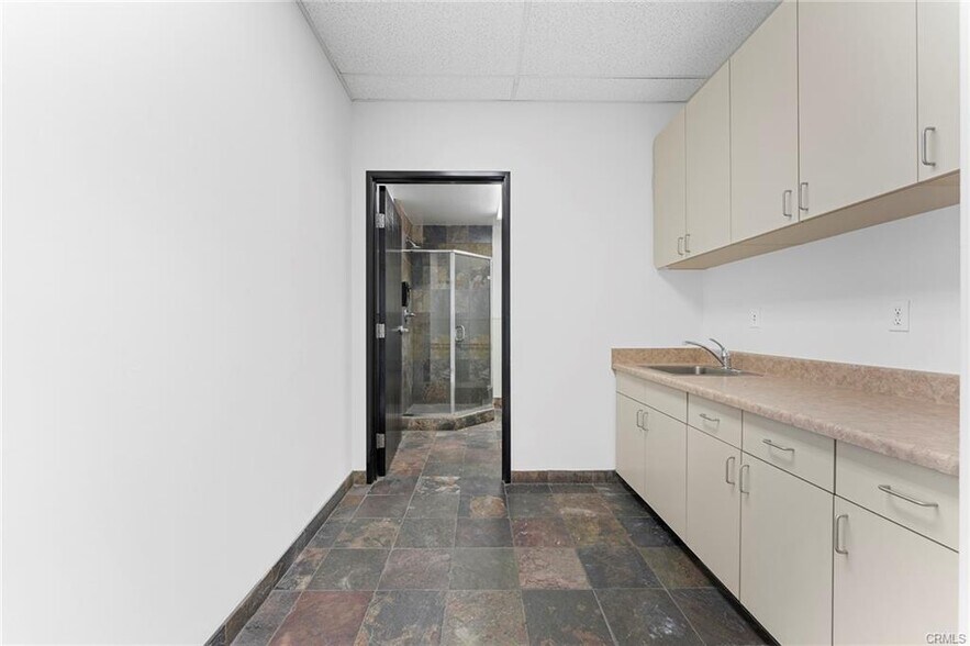 More Photos Of 15350 Fairfield Ranch Rd, Chino Hills Warehouse For Lease