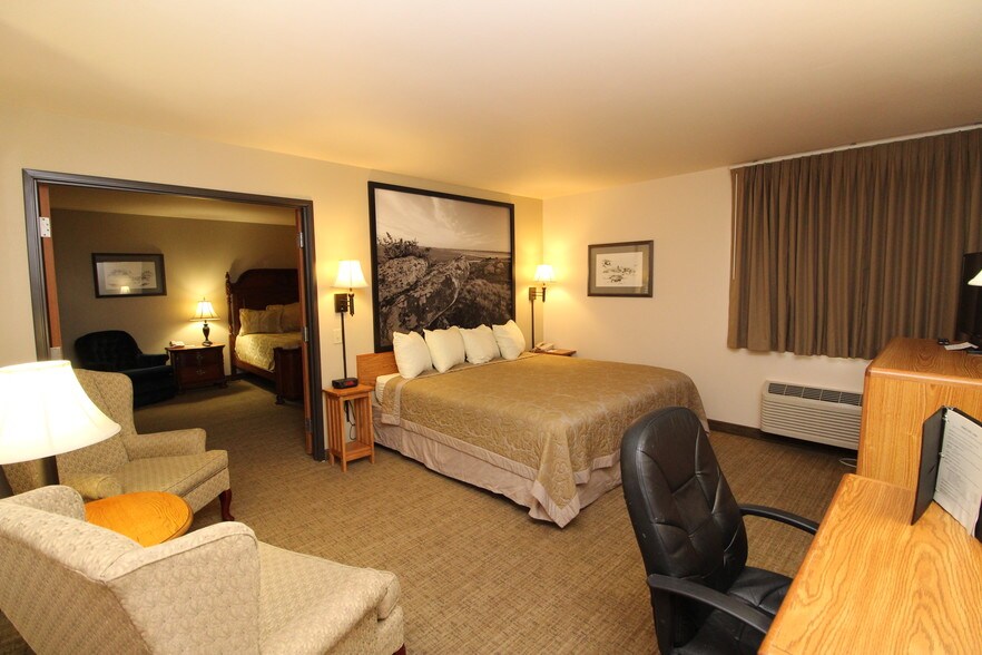 More Photos Of 201 14th St W, Hardin Hotel For Sale