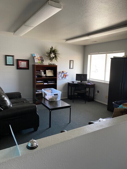 More Photos Of 1455-1463 W Center St, Orem Showroom For Lease