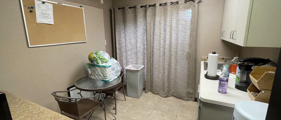 More Photos Of 2522 Grand Canal Blvd, Stockton Office For Lease