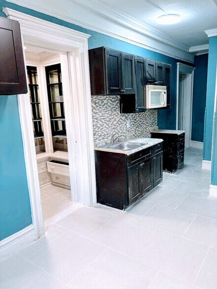 More Photos Of 150-154 Belvidere Ave, Washington Apartments For Sale